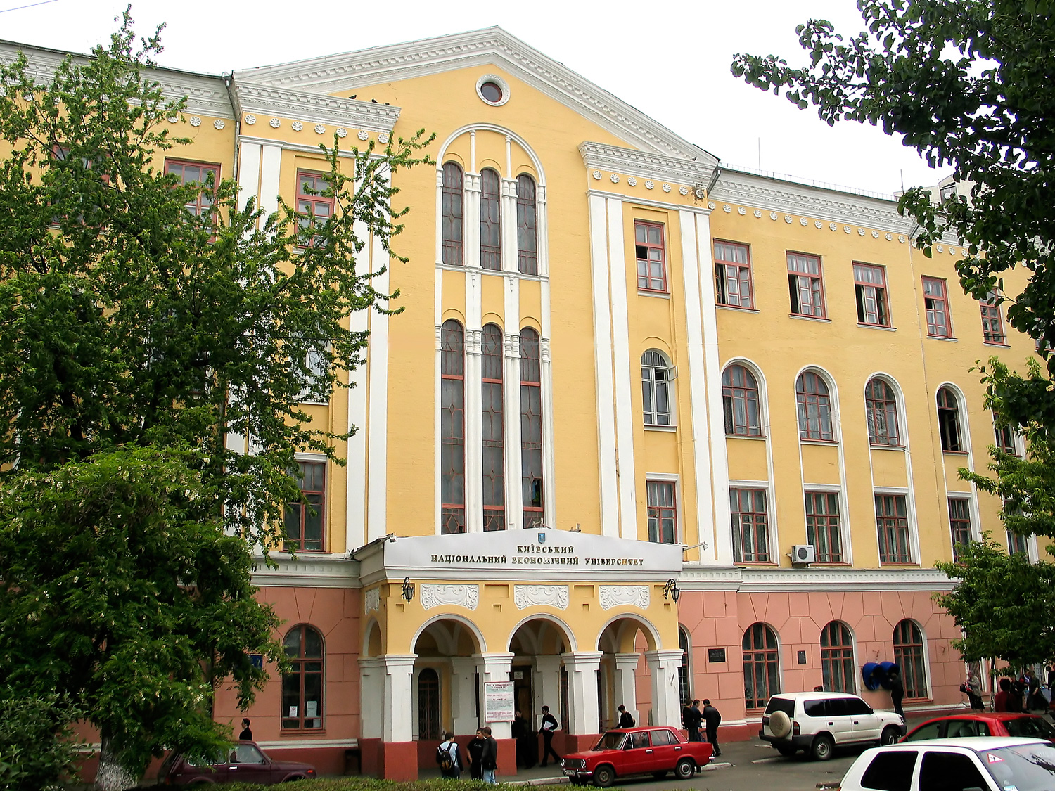 Здание на Львовской площади сделают памятником культуры