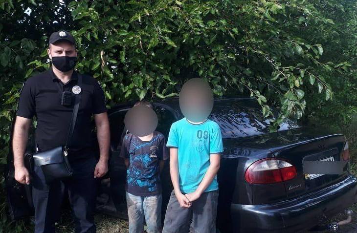 Под Киевом дети украли чужую машину и попали в ДТП