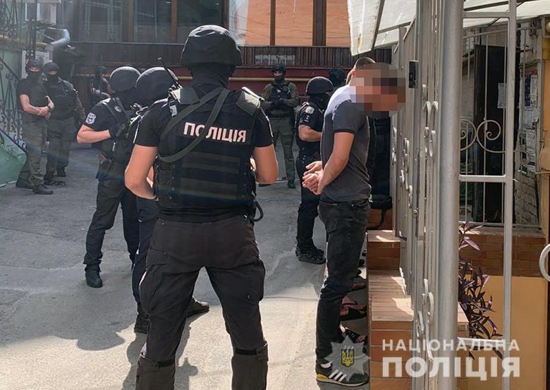 В Киеве спецназ штурмом взял квартиру