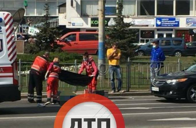 В Киеве – смертельное ДТП, погиб пешеход