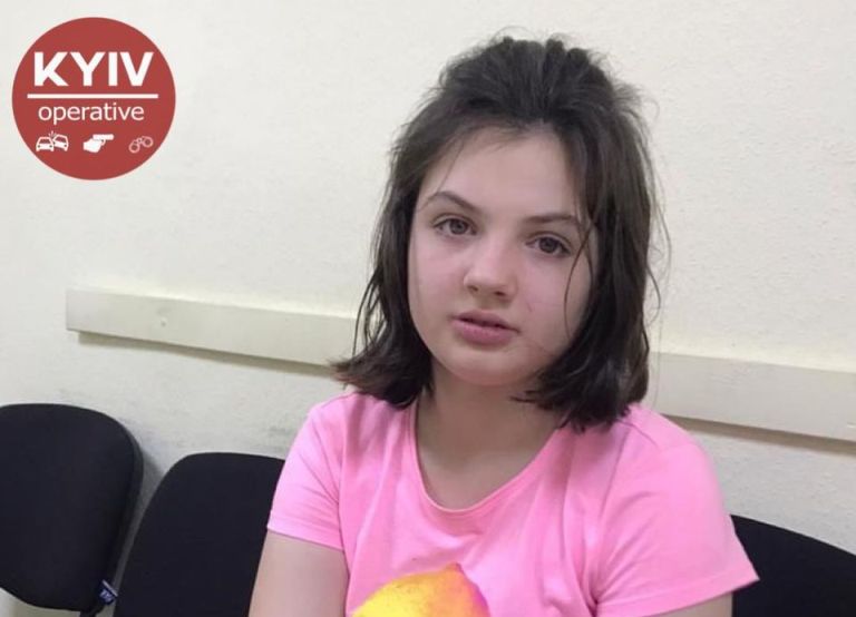 На улице в Киеве нашли ребенка без родителей