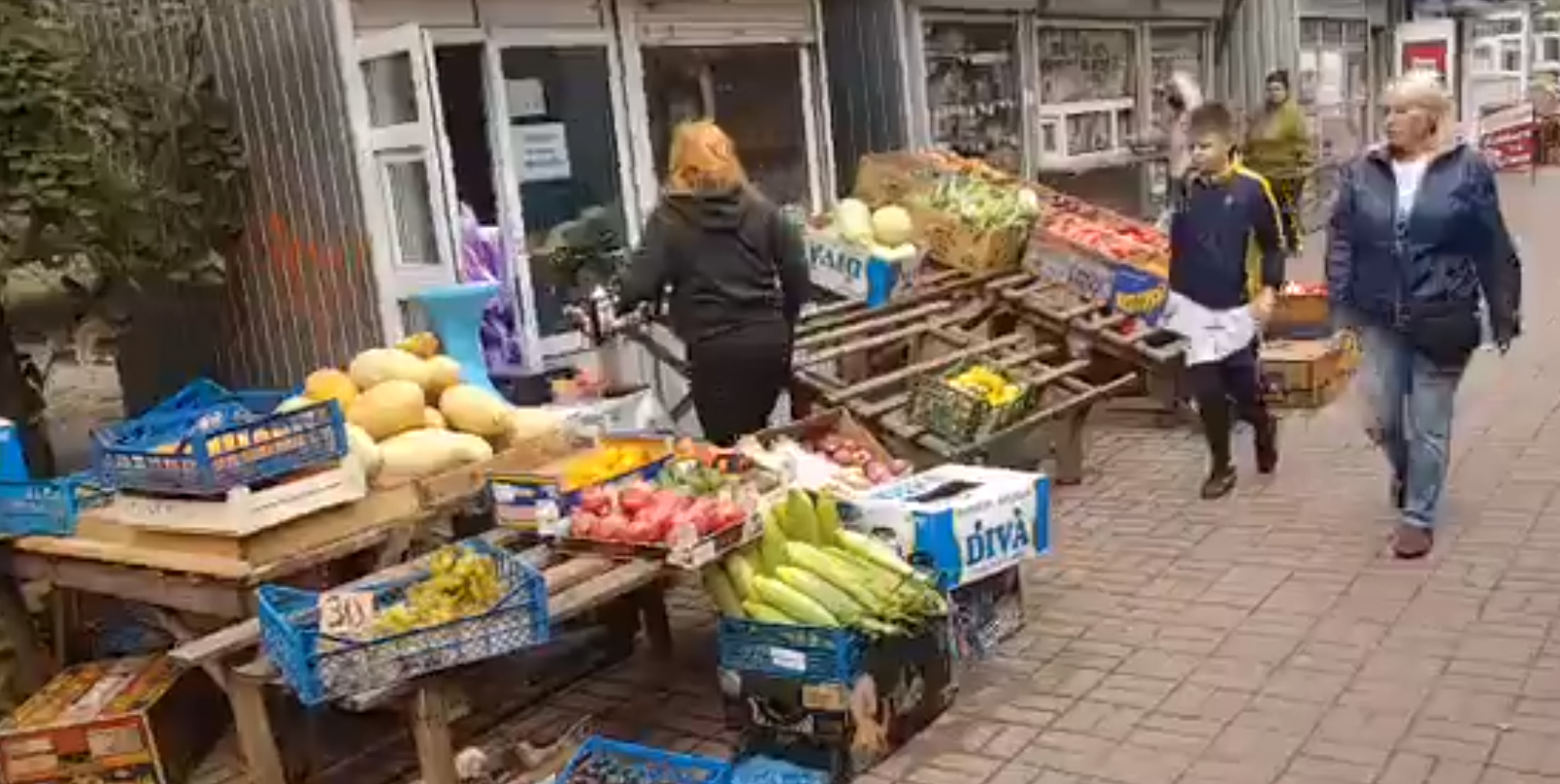 В Киеве провели облавы на уличных торговцев (видео)