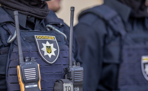 Под Киевом полицейские спасли пенсионерку