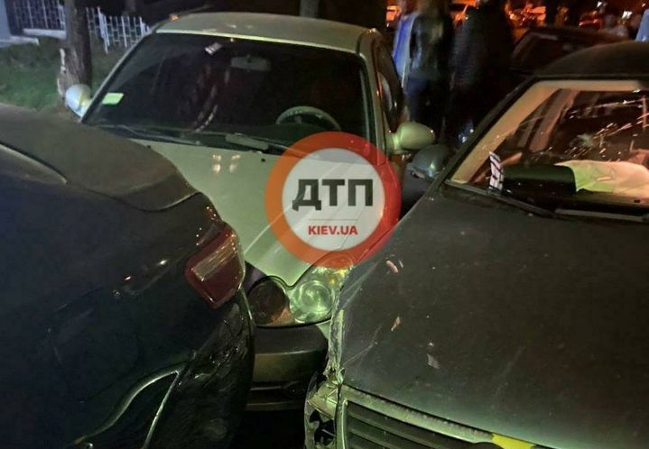 Пьяный водитель устроил масштабное ДТП на Борщаговке