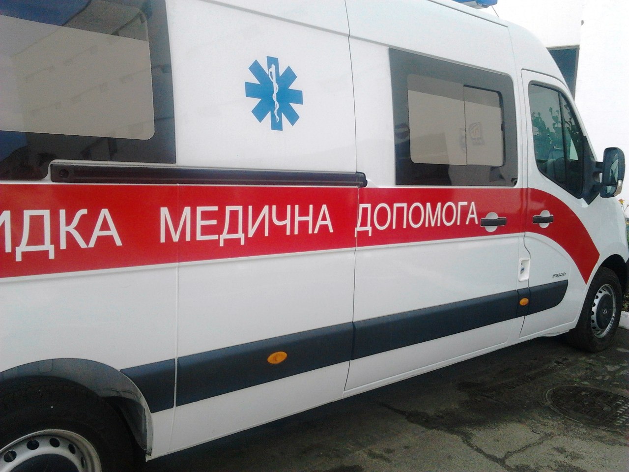 В Киеве оборвался лифт с врачами скорой помощи