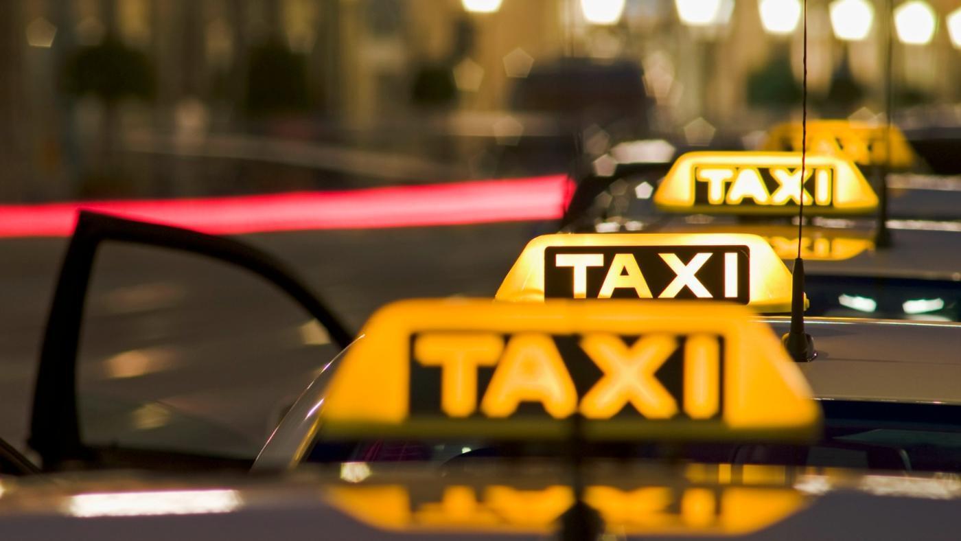 Пассажирка такси обвинила водителя в изнасиловании