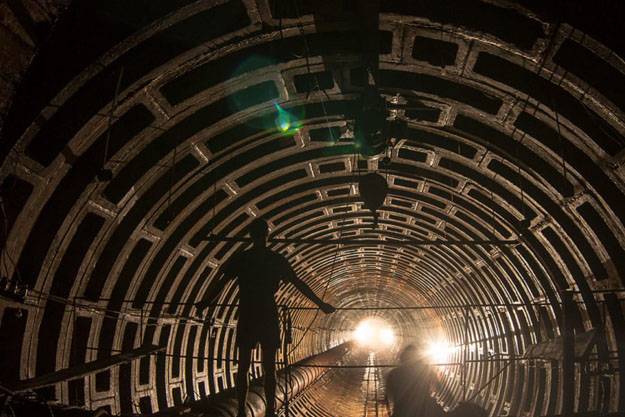 В тоннеле киевского метро обнаружен человек
