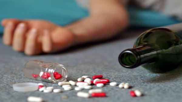 В Киеве женщина отравилась лекарственными препаратами