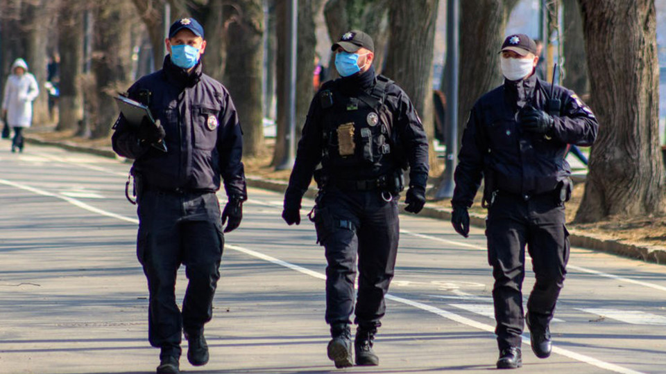 В Киеве COVID-19 заболели несколько десятков полицейских