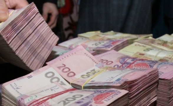 Работница банка украла у клиентов миллионы гривен