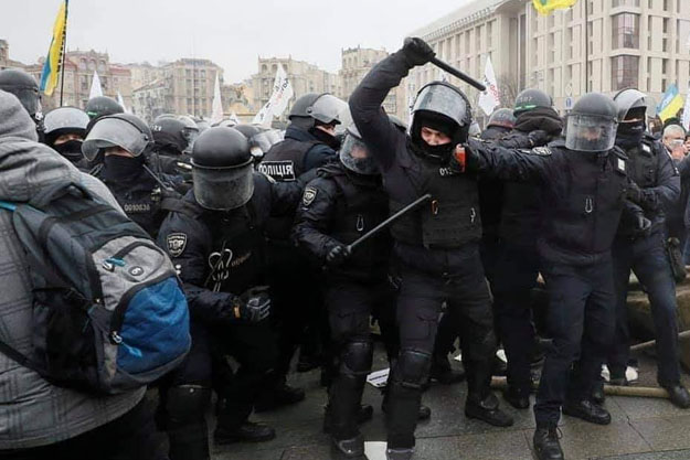 В Киеве с протестных акций в больницы доставили 8 человек