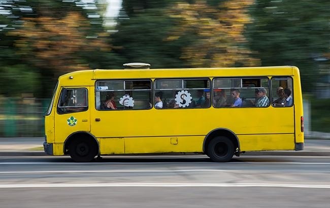 В киевском автобусе произошел скандал (видео)
