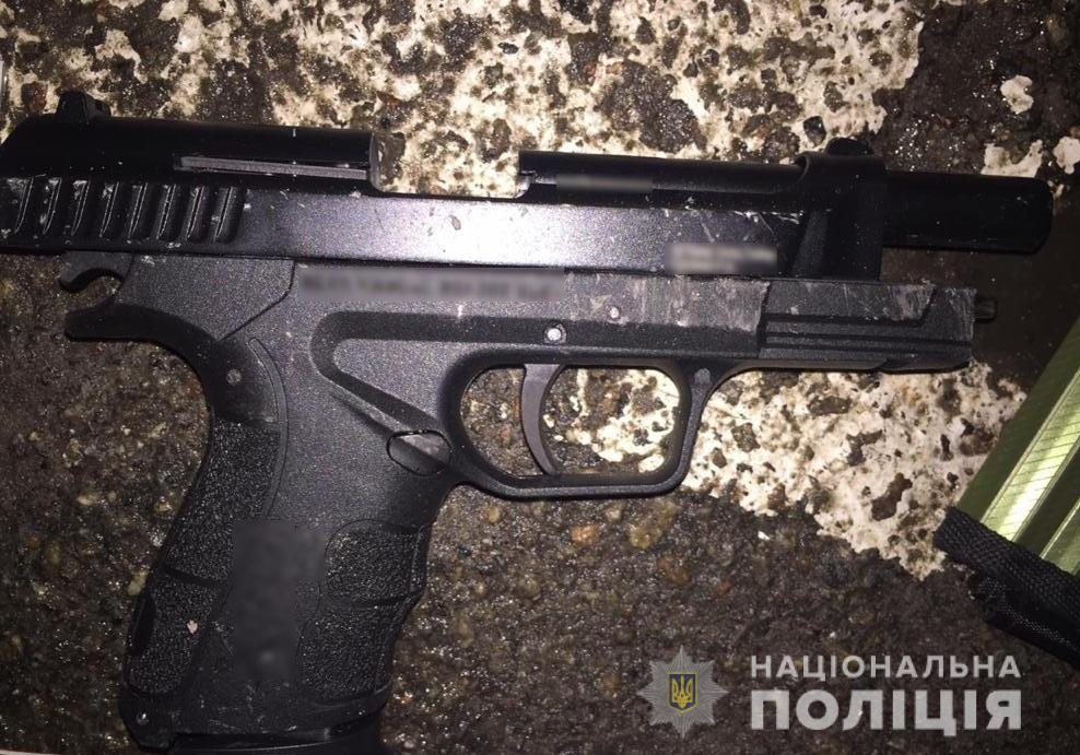 В Вышгороде хулиган открыл стрельбу по прохожим
