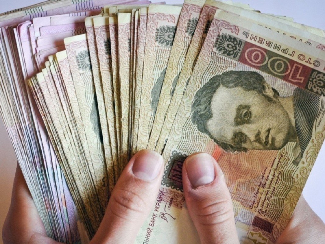 В Киеве мошенник выманил у продавщицы крупную сумму (видео)