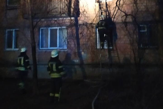В Киеве горел жилой дом