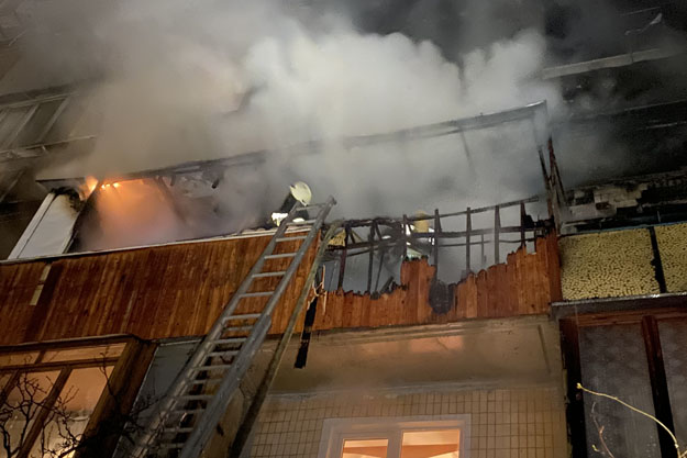 В Оболонском районе Киева горело многоэтажное жилое здание