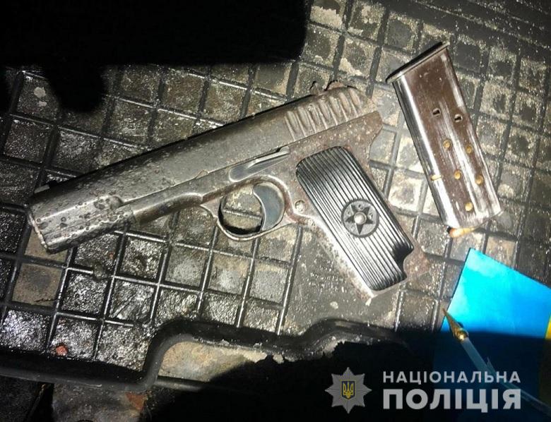 Киевлянин нарушил ПДД и может сесть за хранение огнестрельного оружия
