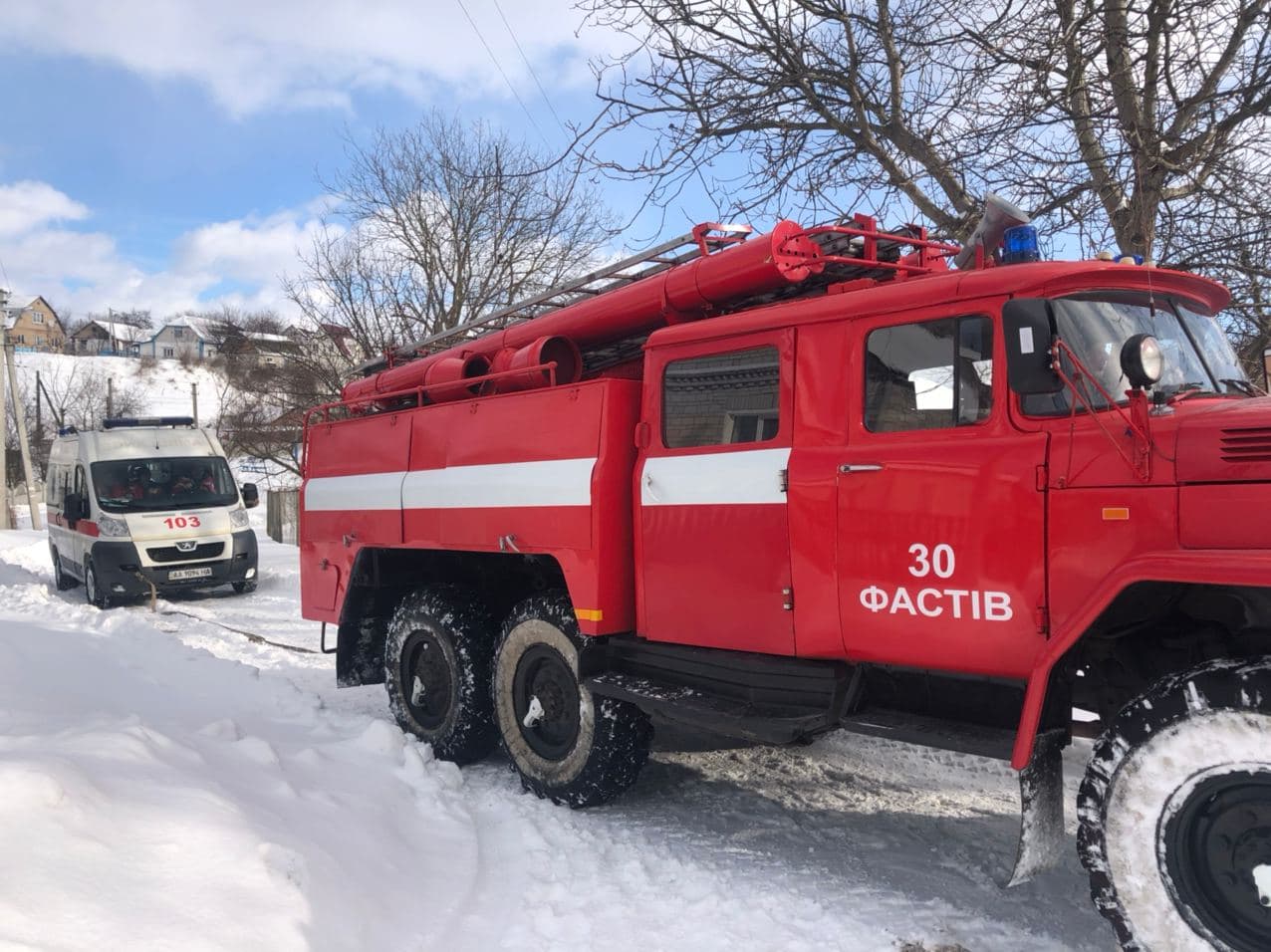 В Фастовском районе машина скорой помощи застряла в сугробе
