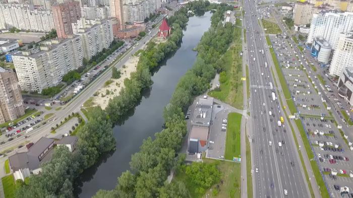 В Киеве совершен самовольный захват земельного участка на берегу озера Серебряный Кол