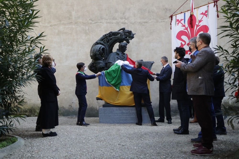 Мэрия Киева подарила Флоренции памятник. Подарок доставил Мэр Виталий Кличко
