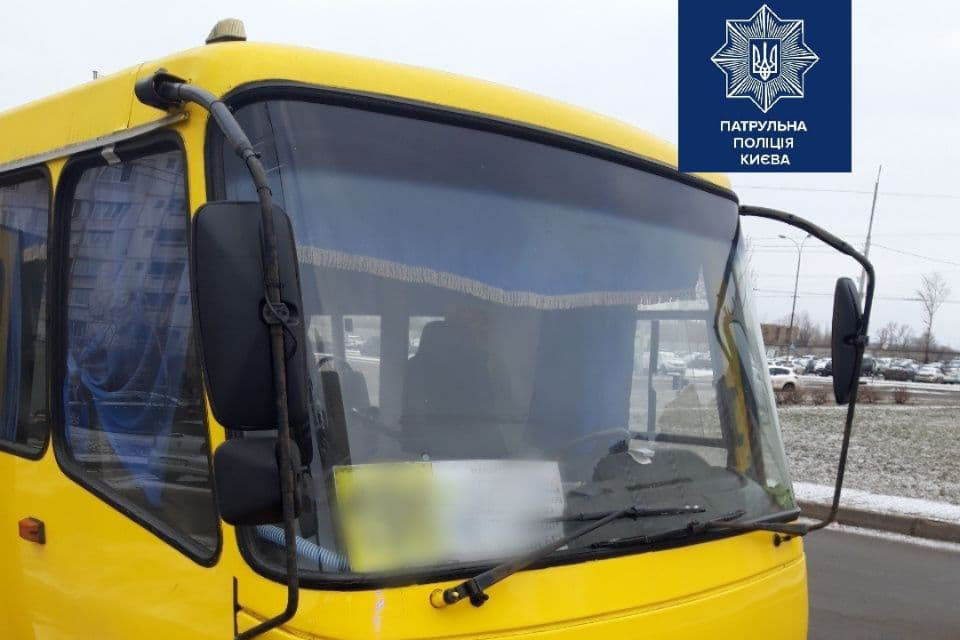 Киевские патрульные задержали пьяного водителя пассажирского автобуса