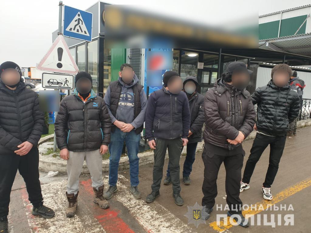 На рынке в Киевской области выявлена группа нелегалов