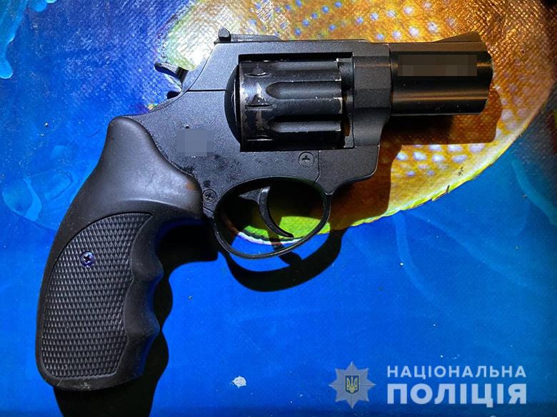 Киевлянин выстрелил в голову сожительнице. Женщина скончалась в больнице (видео)