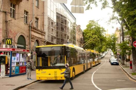 Киевские городские власти сообщили, как получить спецпропуска для проезда в городском транспорте