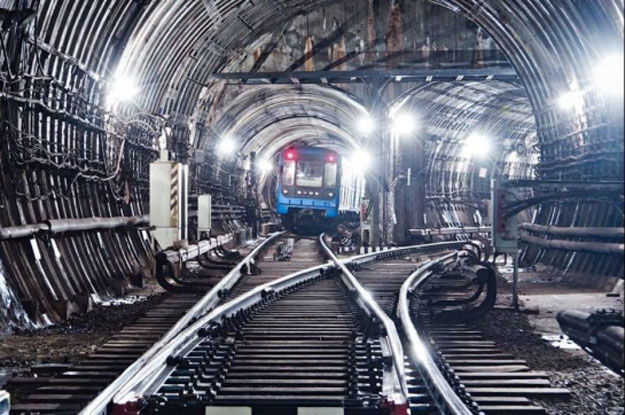 В киевском метро меняют шпалы и рельсы