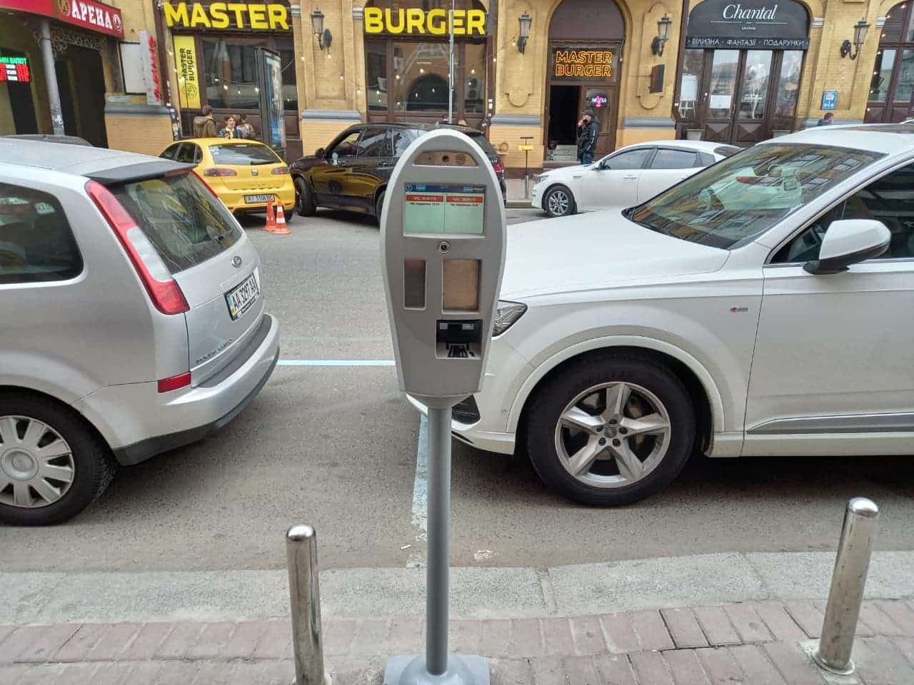 В Киеве установили автоматы для фиксации нарушений правил парковки