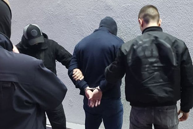 В Киеве при получении взятки задержан работник миграционной службы