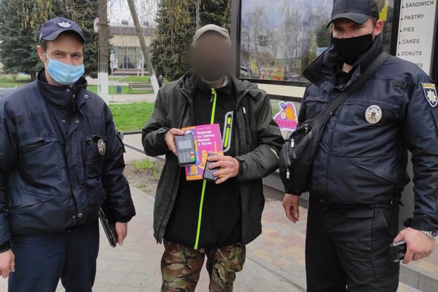 Под Киевом из магазина похитили платежный терминал