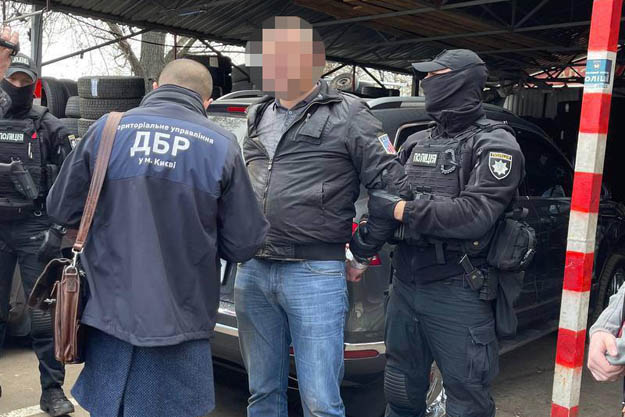 В Киеве один из руководителей полиции пытался получить взятку