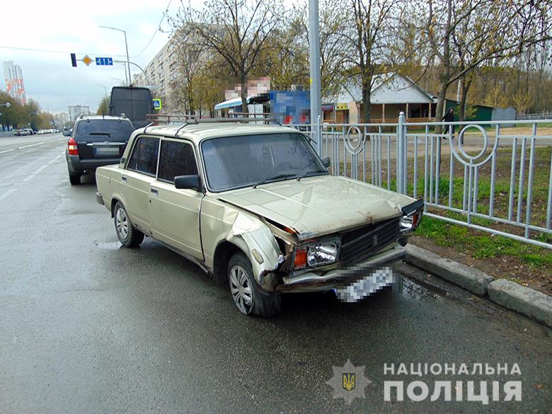 Двое киевлян угнали машину, чтобы покататься, и оказались в полицейском участке