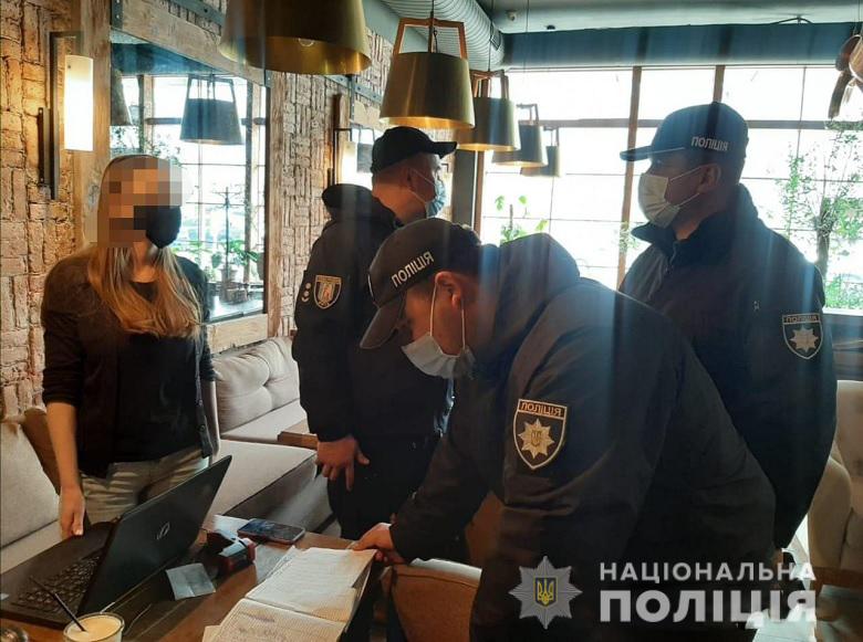 Киевские полицейские выявили более 10 тысяч нарушений карантинных ограничений