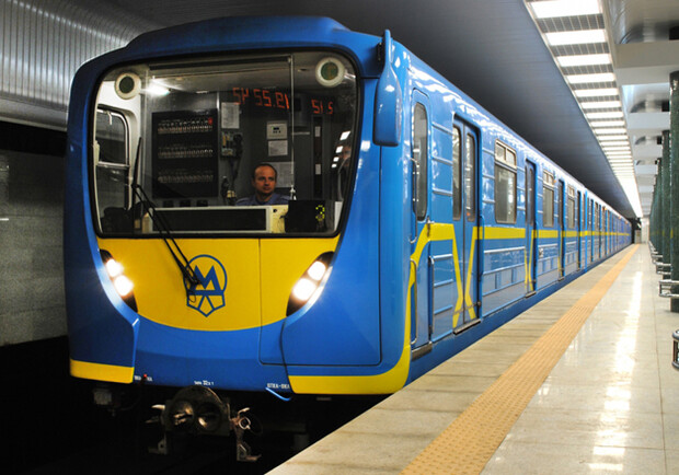 В киевском метро планируют перейти на сокращенную рабочую неделю. Причина - дефицит финансирования