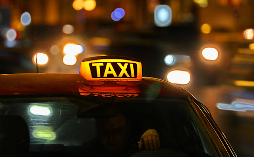 В Киеве пассажир ограбил таксиста. Подозреваемому грозит до семи лет лишения свободы
