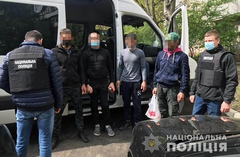 В Киеве полицейские провели облаву на нелегалов. Задержаны 14 человек