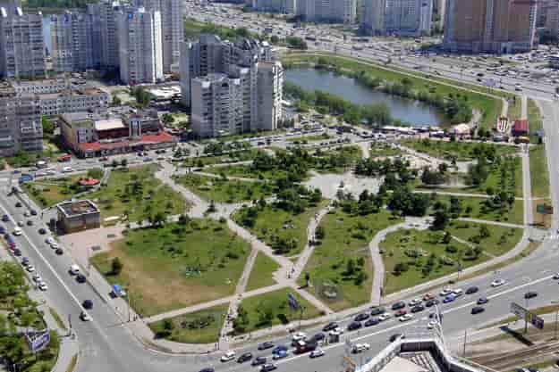 В Киеве на Позняках появится фитнес-парк "Озеро Лебединое" (видео)