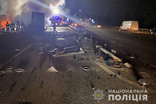 Киевские полицейские установили количество жертв ночного ДТП в Святошинском районе