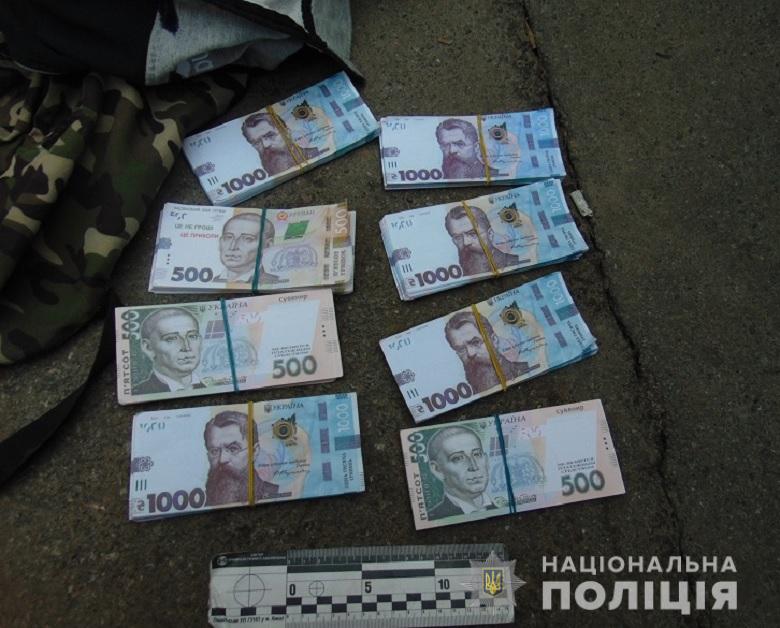 В Киеве валютный аферист похитил 20 тысяч долларов