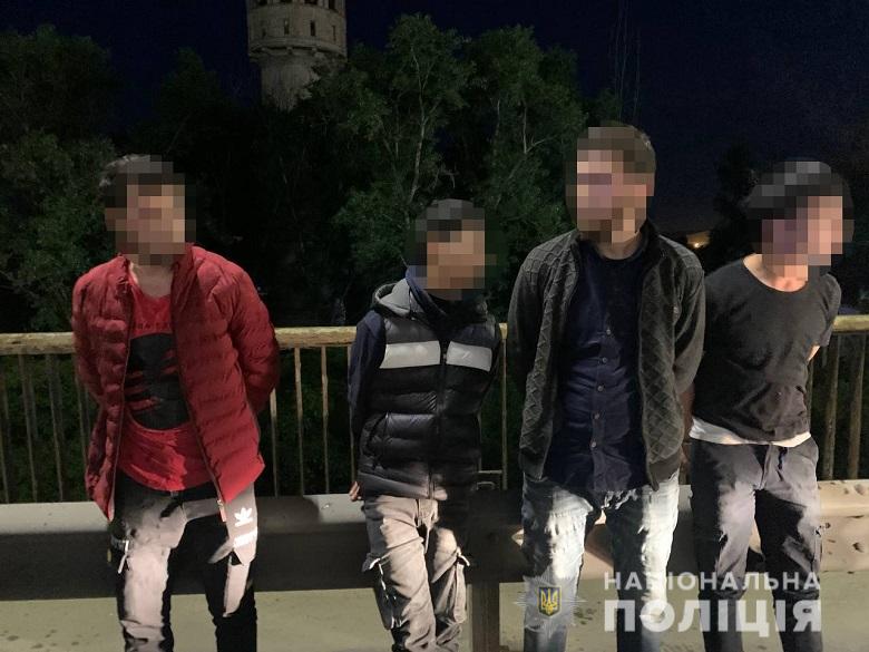 В Киеве бригада ремонтников похитила заказчика работ