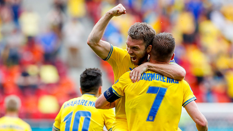 В Киеве футбольный матч Украина-Швеция  покажут на большом экране