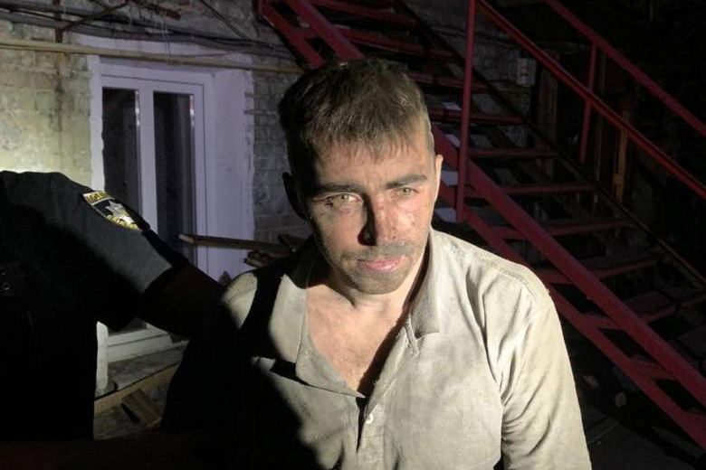В Киеве на Подоле правоохранители задержали преступника, который сбежал из-под стражи. Задержан подозреваемый в изнасиловании несовершеннолетней