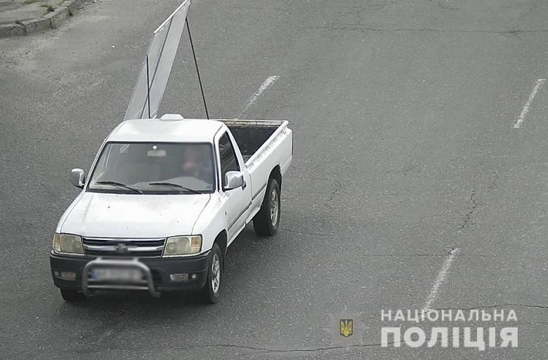 В Киеве рецидивист угнал автомобиль. Подозреваемого вычислили с помощью камер наблюдения
