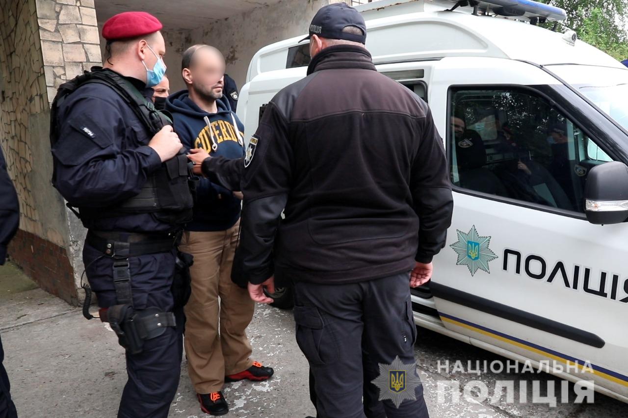 Полицейские Киевской области установили подозреваемого в убийстве