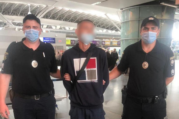 В бориспольском аэропорту поймали подозреваемого в ограблении ребенка