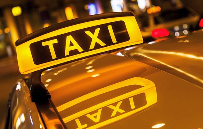 В Киеве пассажир ограбил таксиста