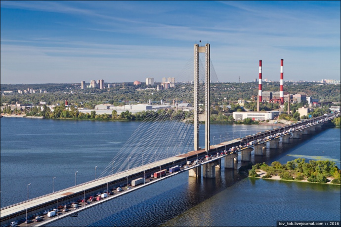 На Северном мосту в Киеве частично ограничат движение транспорта