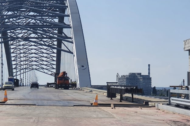 Киевские правоохранители выявили хищения на сумму 4,5 миллиона гривен при строительстве Подольского моста